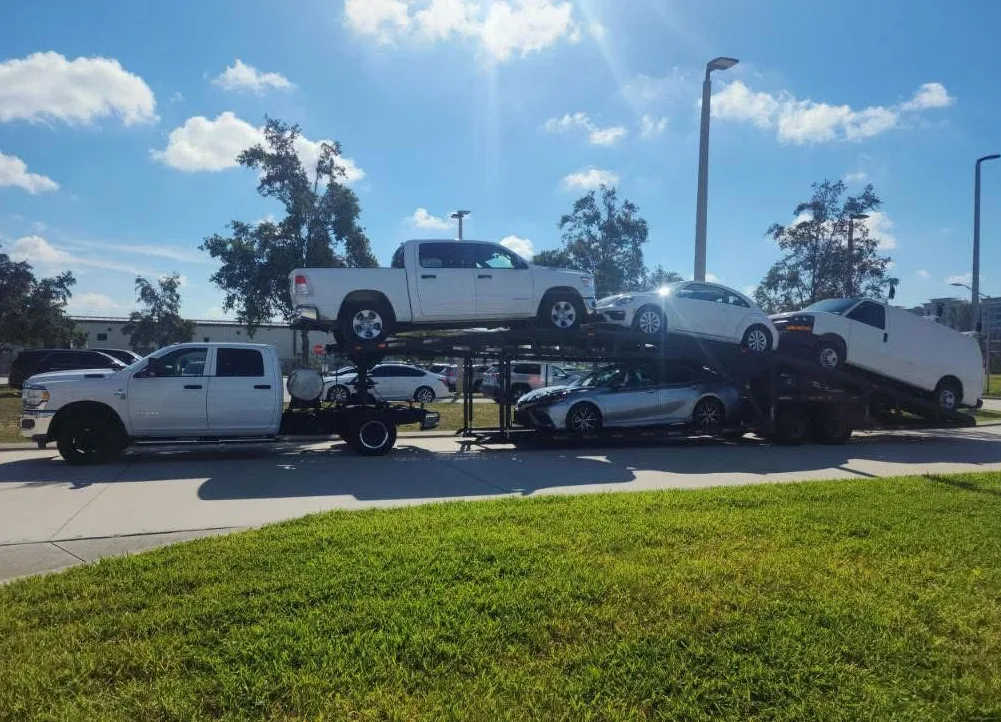 Reliable open auto transport carrier moving vehicles in Colorado